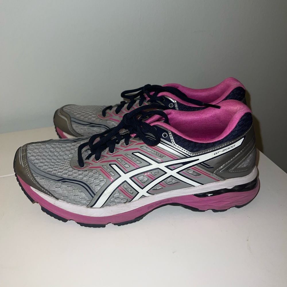 Asics GT-2000 Size 9.5
